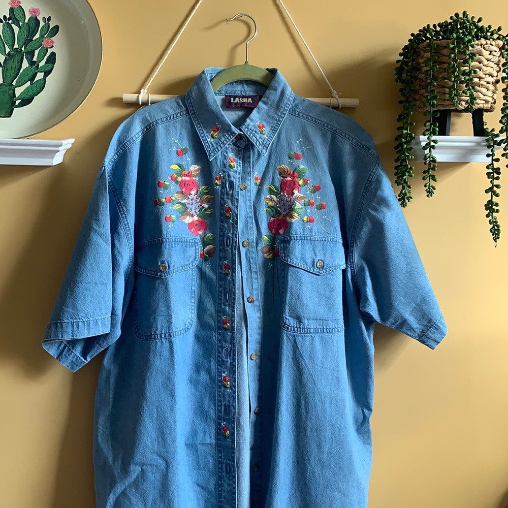 Vintage lasha hand painted short sleeve